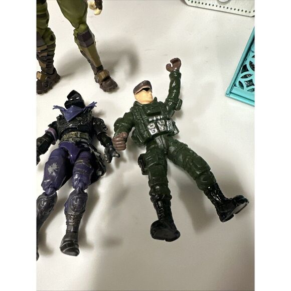 Lot Of 6 Action Figures - Picture 4 of 7